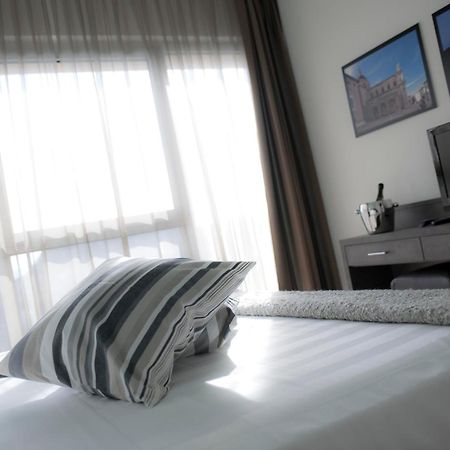 Blu Arena Hotel Montecchio  Ngoại thất bức ảnh